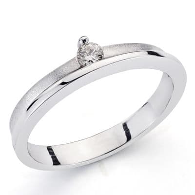[P319-9688] 18K SORTIJA ORO BLANCO BRILLANTE. 0.085 QTS.